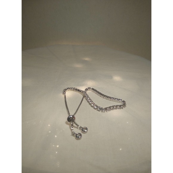 Swavorkski crystals tennis bracelet - Picture 4 of 9